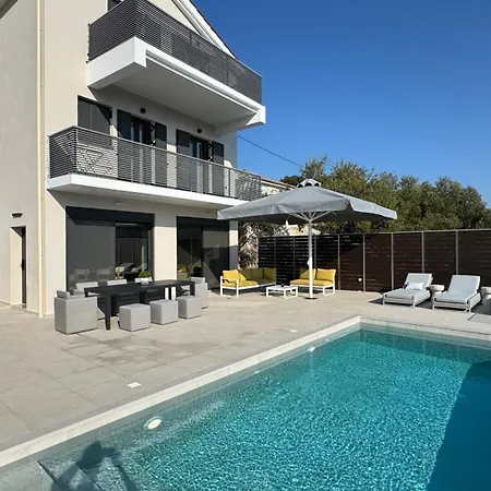 Loggia Villa *